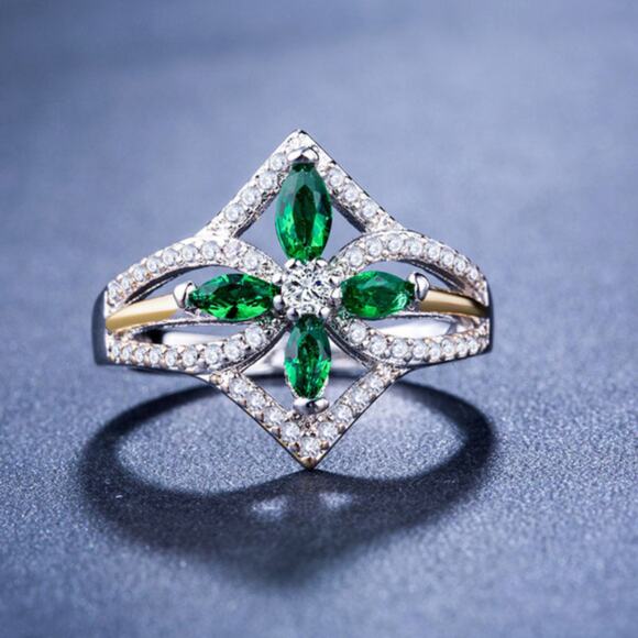 Ring Simulated Emeralds Diamonds Sz 8 Clover Blossom Fleur Brilliant Sparkle - Picture 1 of 13